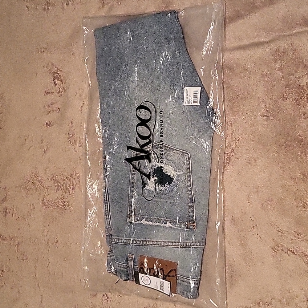 Akoo Jeans